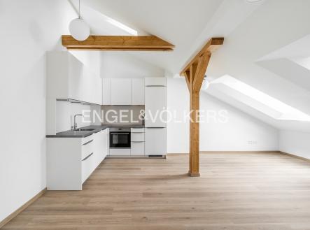 Pronájem bytu, 3+kk, 98 m²