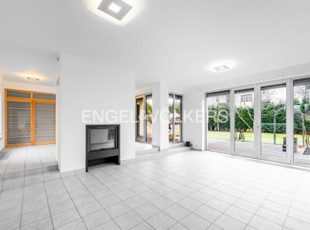Pronájem - dům/vila, 260 m²