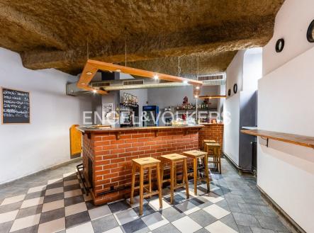 Pronájem - restaurace, 198 m²