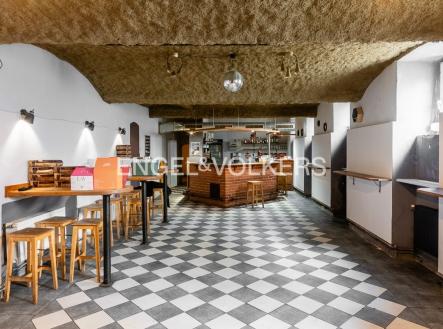 Pronájem - restaurace, 198 m²