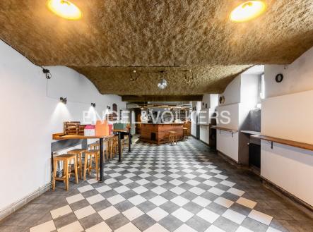 Pronájem - restaurace, 198 m²