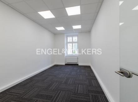 Pronájem kanceláře, 111 m²
