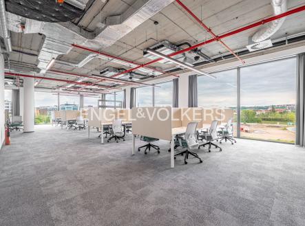 Pronájem kanceláře, 1 544 m²