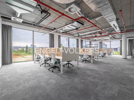Pronájem kanceláře, 1 544 m²
