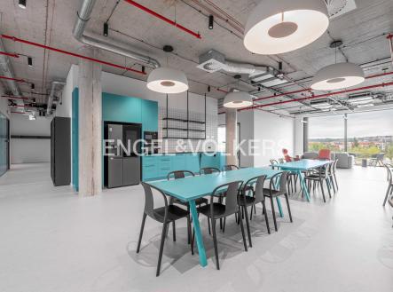 Pronájem kanceláře, 1 544 m²