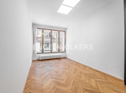 Pronájem kanceláře, 125 m²