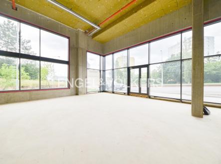 Pronájem obchodní prostory, 216 m²