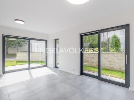 Pronájem domu/vily, 226 m²