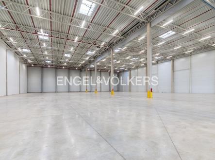 Pronájem komerčního objektu, sklad, 2 828 m²