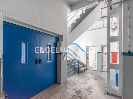 Pronájem komerčního objektu, výroba, 1 345 m²