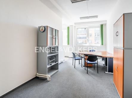 Pronájem kanceláře, 32 m²