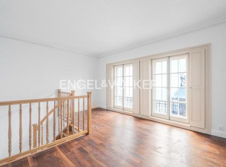 Pronájem obchodní prostor, 214 m²