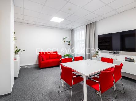 Pronájem kanceláře, 110 m²