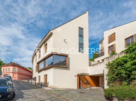 Pronájem - kanceláře, 258 m²
