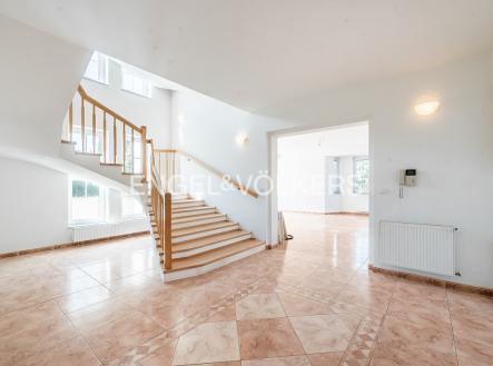 Pronájem domu/vily, 610 m²
