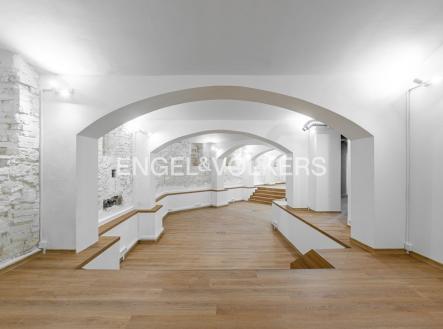 Pronájem obchodní prostor, 363 m²