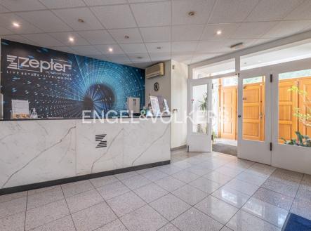 Pronájem kanceláře, 140 m²