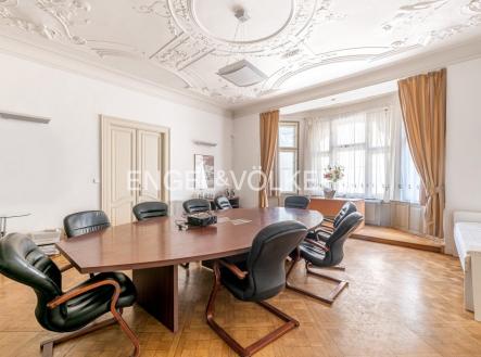 Pronájem kanceláře, 169 m²