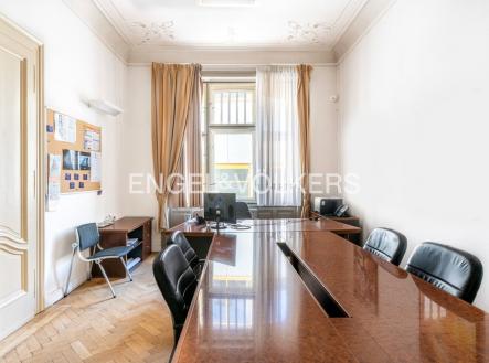 Pronájem kanceláře, 169 m²