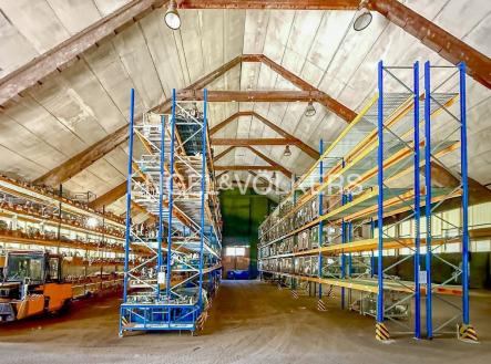 Pronájem komerčního objektu, sklad, 744 m²