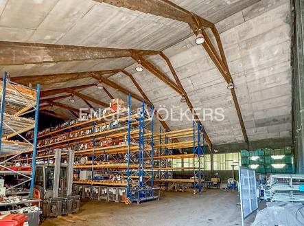 Pronájem komerčního objektu, sklad, 744 m²