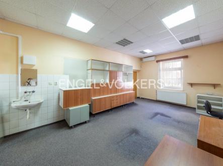 Pronájem - kanceláře, 58 m²