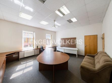 Pronájem kanceláře, 58 m²