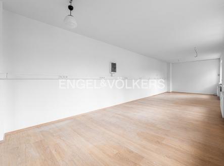 Pronájem kanceláře, 65 m²