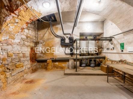 Pronájem komerčního objektu, sklad, 128 m²