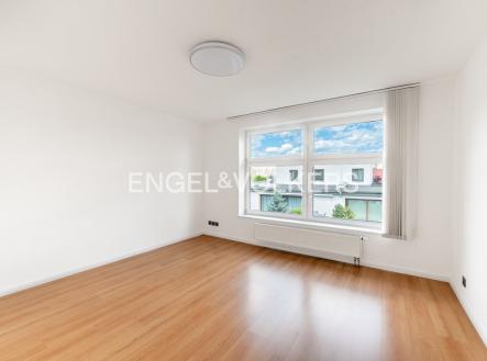 Pronájem domu/vily, 360 m² obrázek