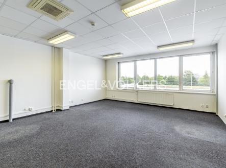 Pronájem kanceláře, 520 m²