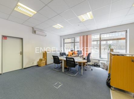 Pronájem kanceláře, 165 m²