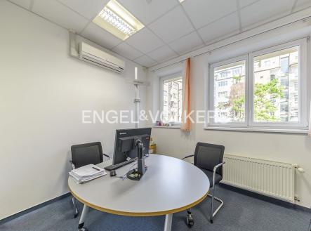 Pronájem kanceláře, 103 m²