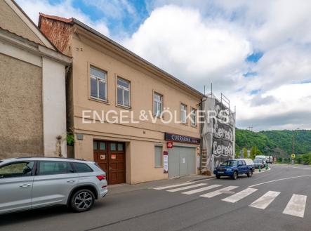 Prodej - nájemní dům, 297 m²