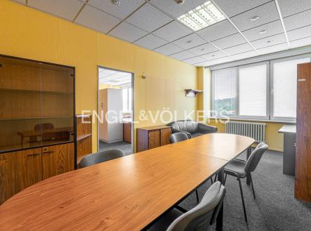 Pronájem - kanceláře, 92 m²