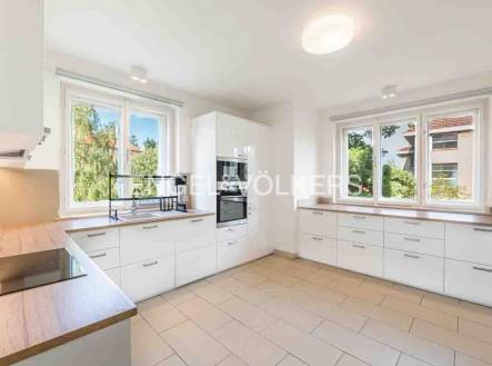 Pronájem domu/vily, 277 m²