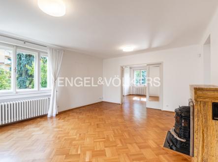 Pronájem domu/vily, 277 m²