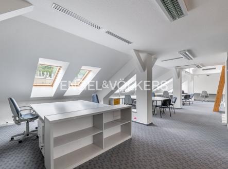 Pronájem kanceláře, 133 m²
