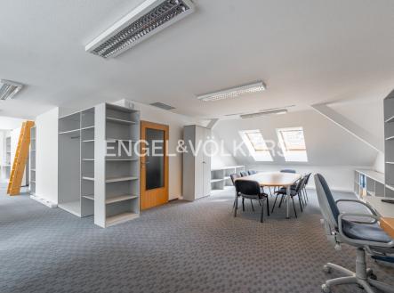 Pronájem kanceláře, 133 m²