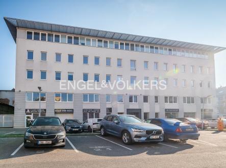 Pronájem - kanceláře, 788 m²