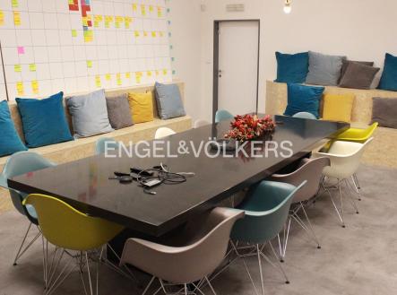 Pronájem kanceláře, 68 m²