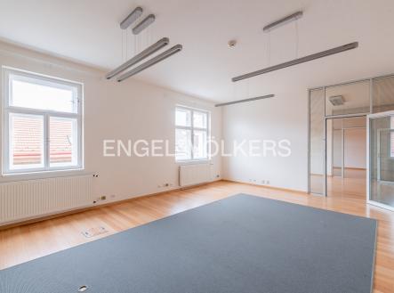 Pronájem kanceláře, 139 m²