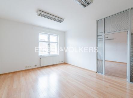 Pronájem kanceláře, 139 m²