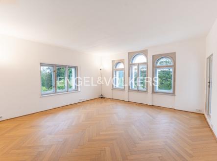 Pronájem domu/vily, 540 m²