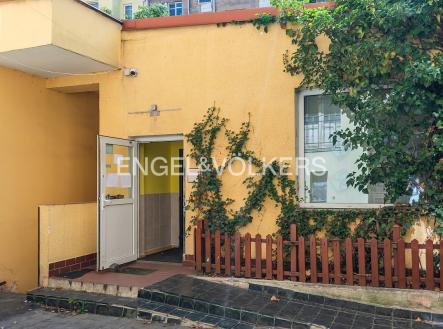 Pronájem obchodní prostory, 138 m²