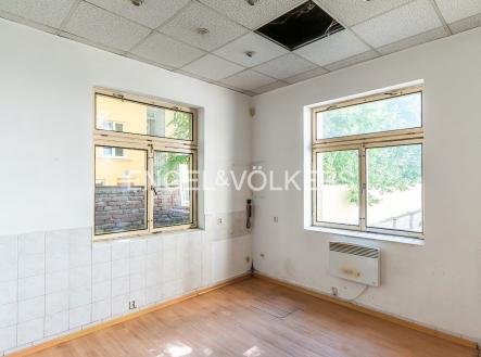 Pronájem obchodní prostory, 138 m²