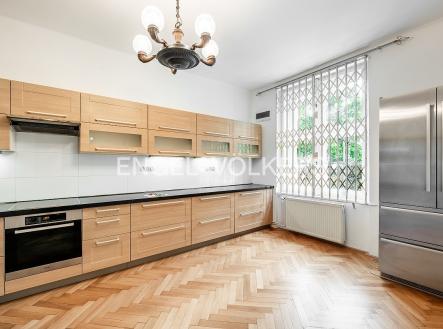 Pronájem domu/vily, 227 m²