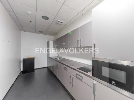 Pronájem kanceláře, 564 m²