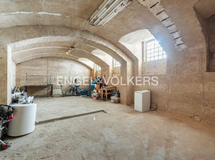 Pronájem komerčního objektu, sklad, 133 m²