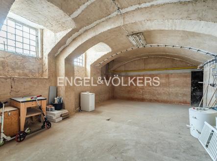 Pronájem komerčního objektu, sklad, 133 m²